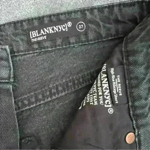 NWT Blanknyc The Reeve Distressed High Rise Ribcage Short Black Women's Size 27 - Picture 11 of 12